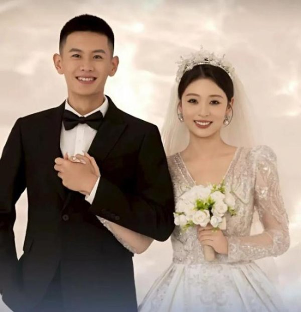 寻牛堂 新华社拍到的帅兵哥已婚，军嫂晒结婚照称“为你骄傲” 网友纷纷送上祝福